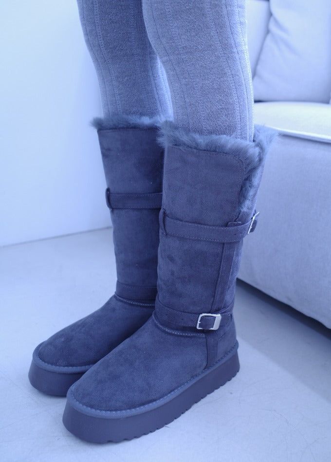 myorang（ミョラン）の「pom pom buckle long ugg boots（Shoes）」