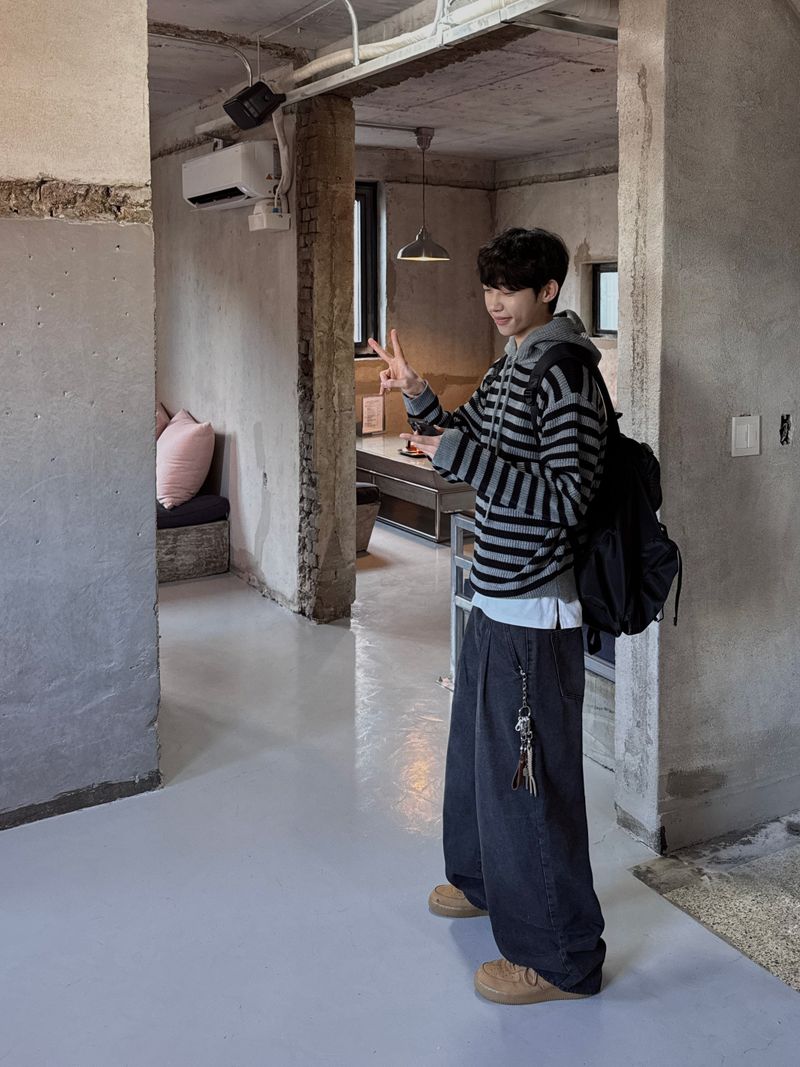 Ease Wide Two-Tuck Denim Pants