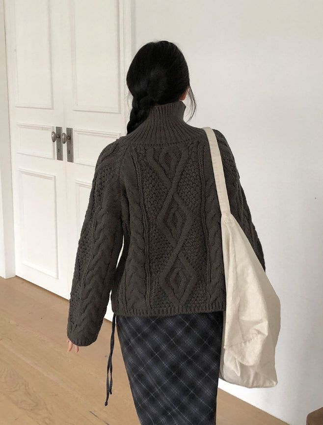 Hyoro Button High Neck Cable Knit