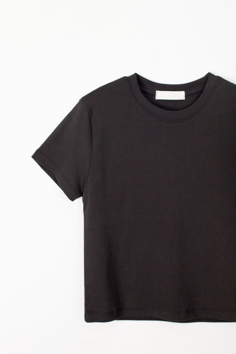 Round half T (Black)