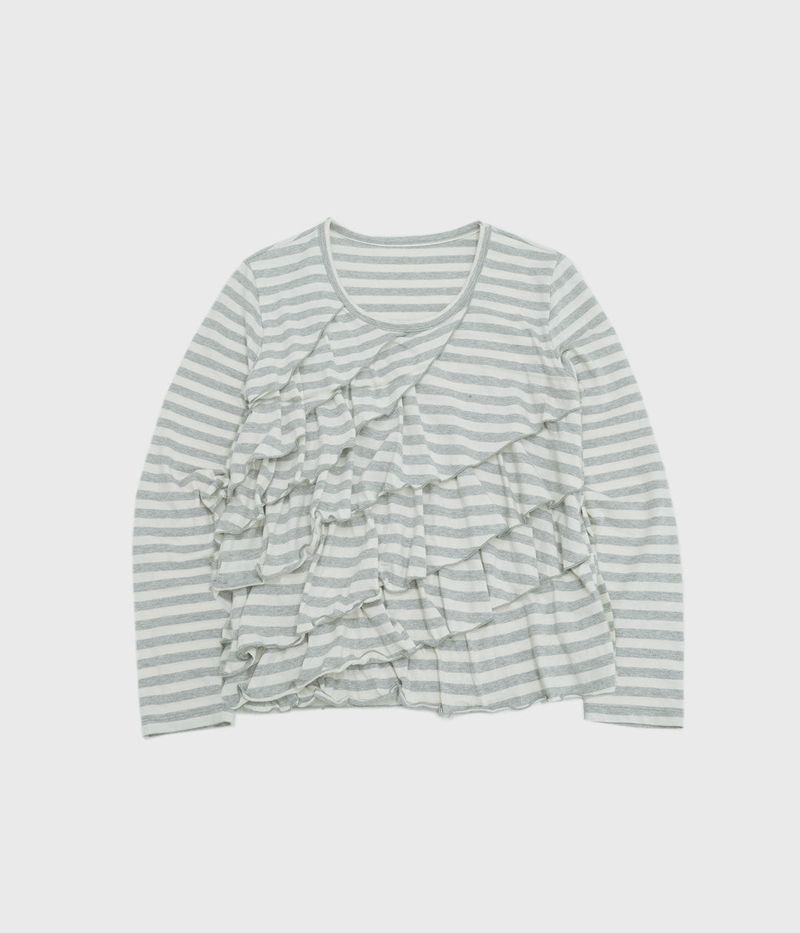 shop.fiebre（ショップ フィエブレ）の「[fiebre]  フリルストライプロングスリーブTシャツ グレー（トップス）」