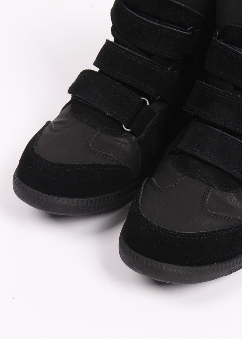 HIGH SNEAKERS