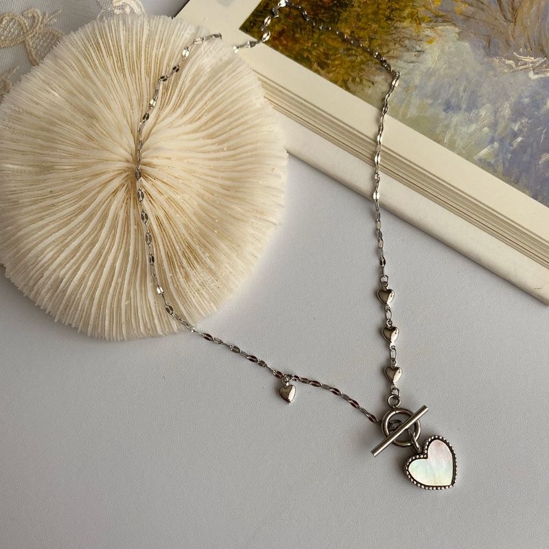 eg White mother-of-pearl Heart Toggle Bar Necklace