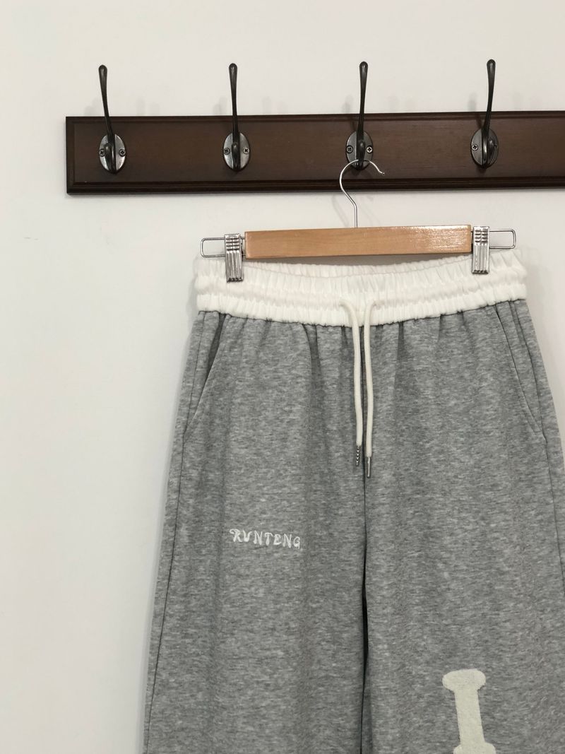 I ♥ Heart patch pants