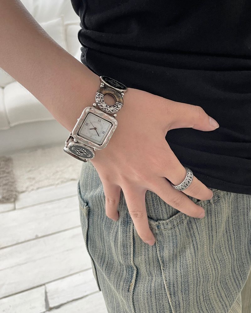 Ornament Dounut Frame Watch