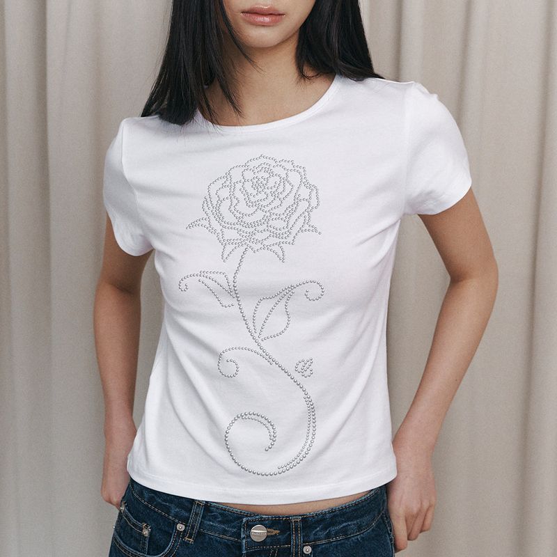 Curetty（キュリティ）の「CローズホットフィックススリムTシャツ - ホワイト（トップス）」