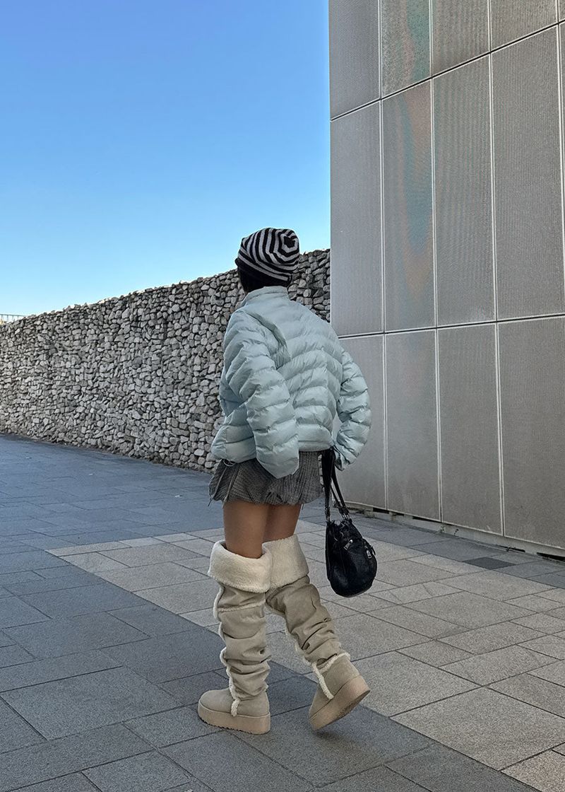 HIGH NECK LIGHT PADDING
