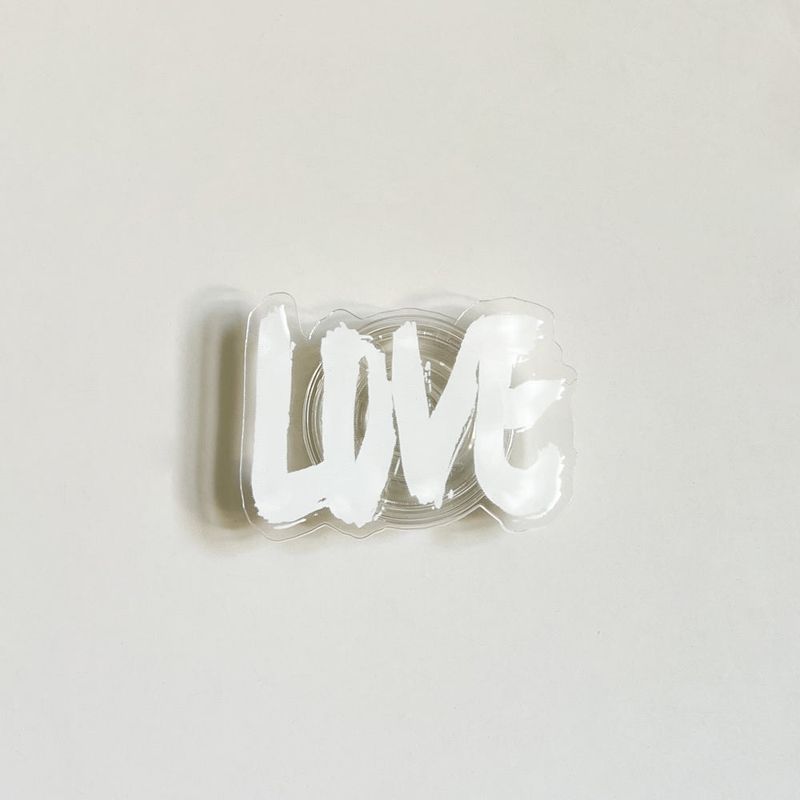 a3b3（エースリービースリー）の「Love Love Love White Acrylic Tok（Smartphone Accessories）」