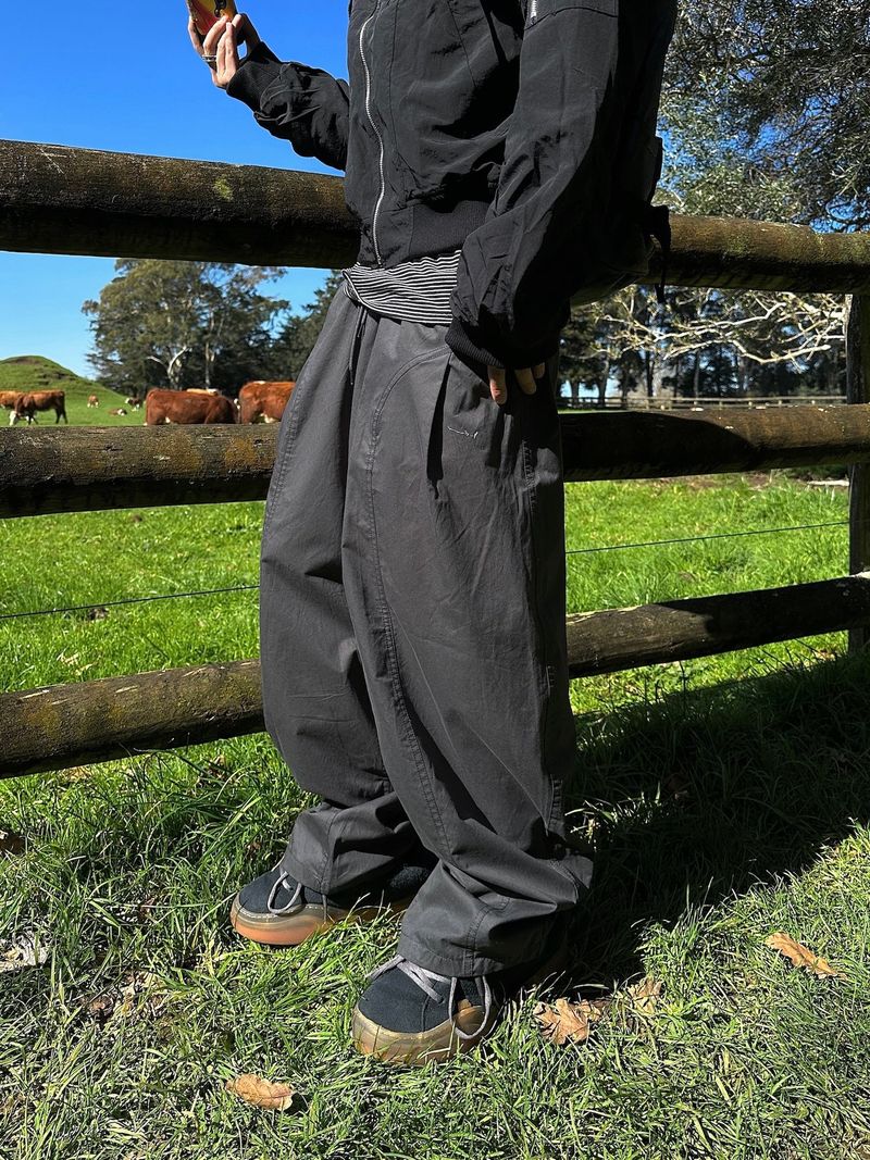 Ruin cut pintuck wide pants 4C