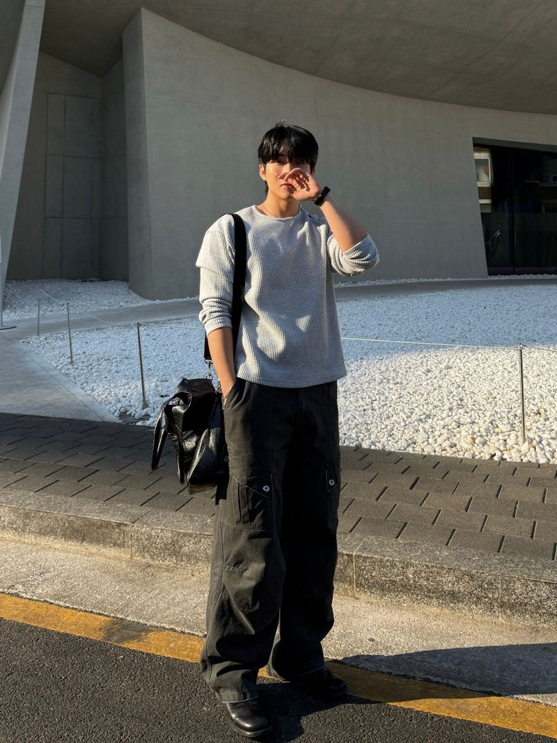 Deep garment pin dying cargo pants