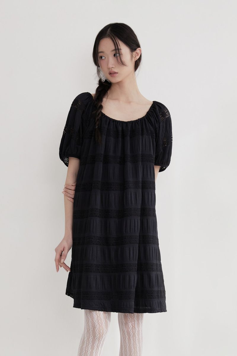 Innermuseum(インナーミュージアム)の「Flower crochet shirring dress (BLACK)(Dresses)」