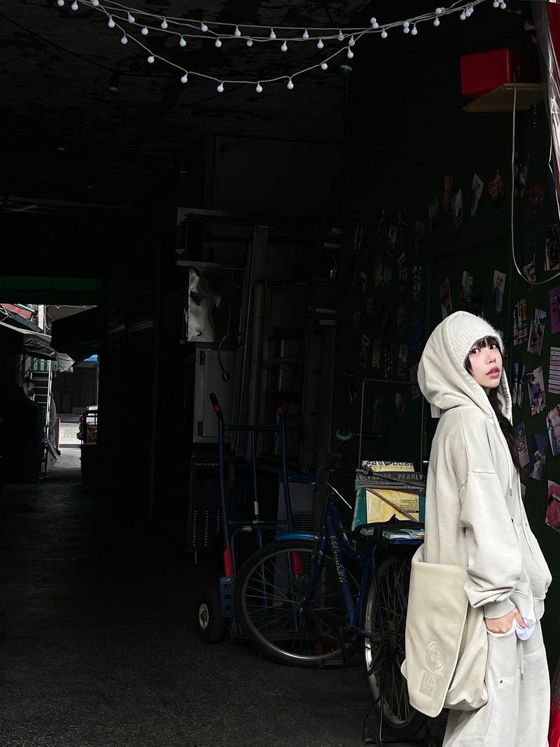 Rivet Pigment Hood Zip-Up