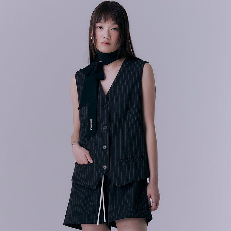 SILN（シルン）の「クラシックストライプシングルベストジャケット (BLACK)（トップス）」