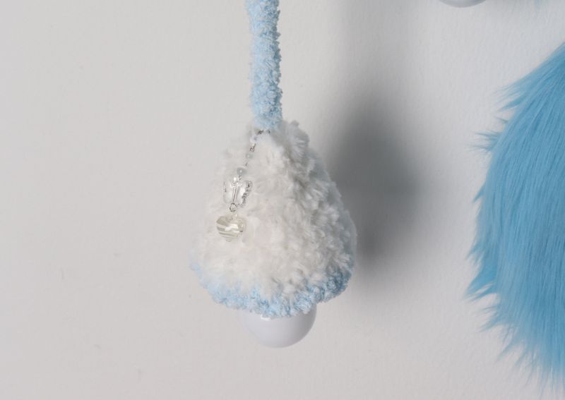 blue white fur light