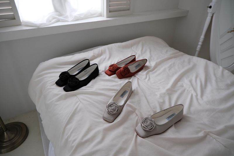 one rose flat shoes