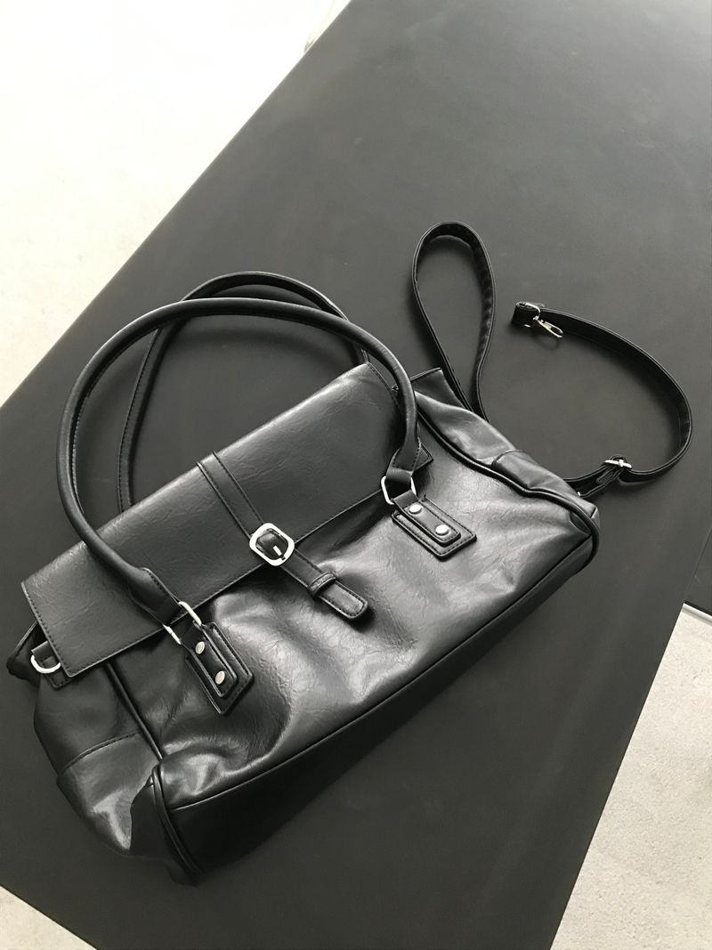 Kitten（キッテン）の「ローデン バックル ショルダー バッグ (2 colors)（バッグ）」