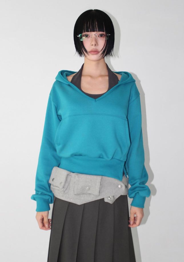 AAKE（アケ）の「[SET] BUTTON V-HOODIE & HALTER（Tops）」