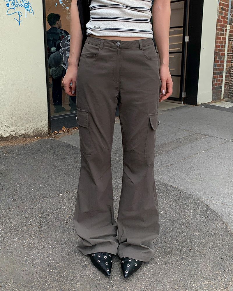 BEIDELLI（ベイデリー）の「[ORIGINAL] Kanto Nylon Bootcut Cargo Pants（Pants）」