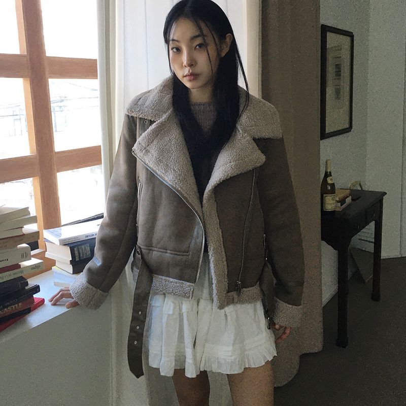 WONDER WONDER（ワンダーワンダー）の「Shawtee Oversized-Fit Belt Wool Suede Mustang（Jackets/Outerwear）」
