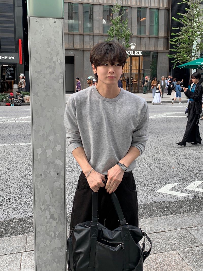 WHAT A LOOK（ワット ア ルック）の「エインテンションウォッシュドラウンドネックニット（トップス）」