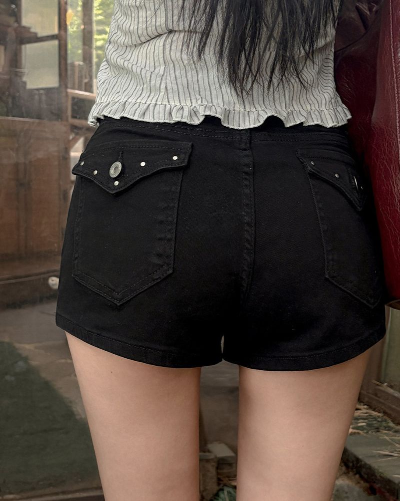 MAYBINS（メイビンス）の「Rivet stud short pants（Pants）」