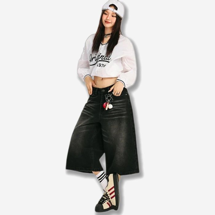 La mode MAQI（ラ モード マキ）の「アメリカンレトロ ルーズフィット ウォッシュド ダメージワイドレッグ カプリパンツ（パンツ）」