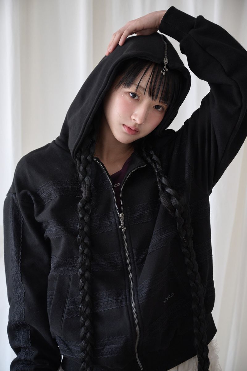 LACED TWOFOLD HOOD ZIP-UP BLACK