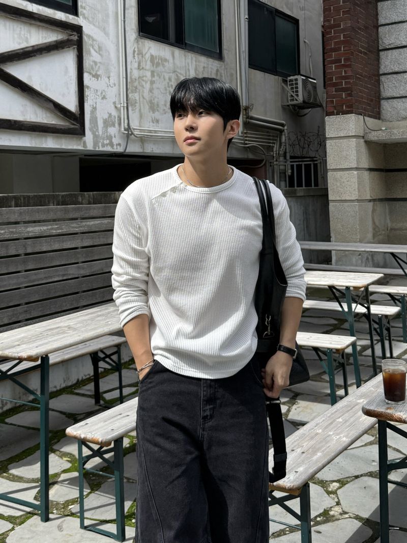 Waffle diagonal button crop long-sleeve t-shirt