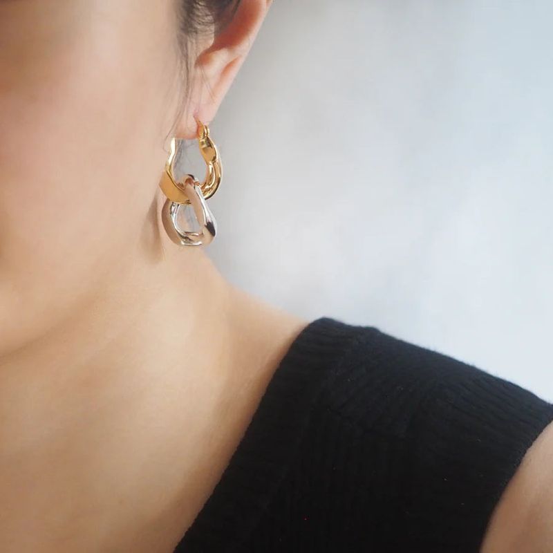 éclater(エクラテ)の「Emma Chain Earrings(Accessories)」