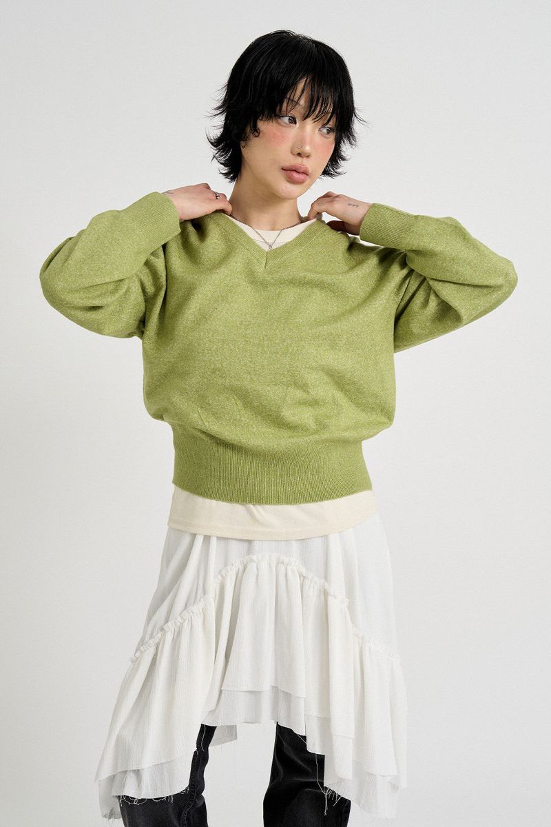 Sober wool v-neck knit