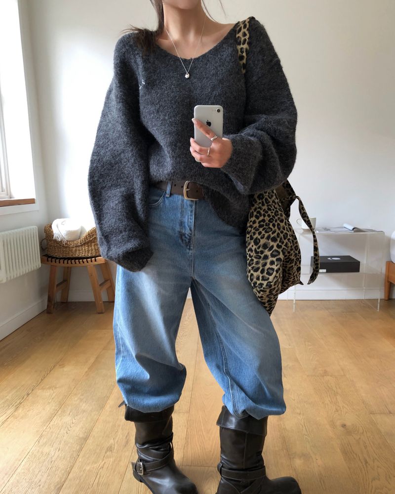 [ORIGINAL] Furry Loose-Fit V-Neck Knit