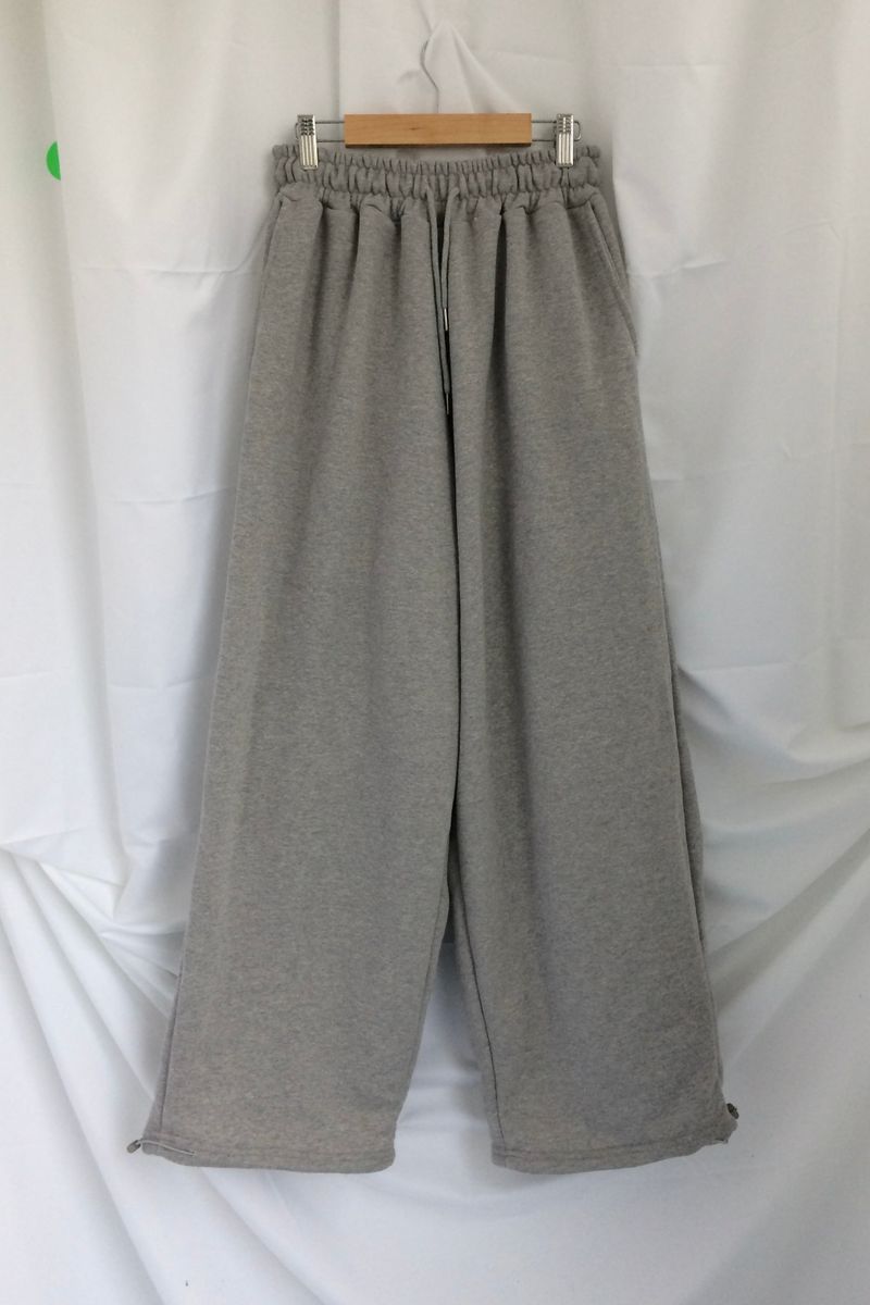 loose fit basic jogger pants