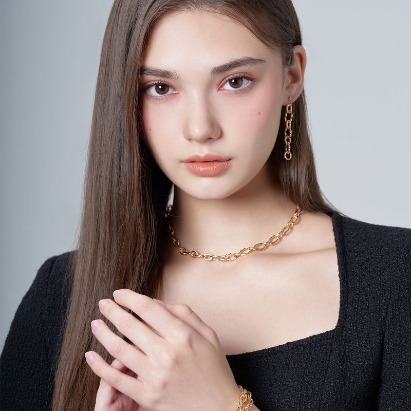 TWIST GOLD CHAIN NECKLACE