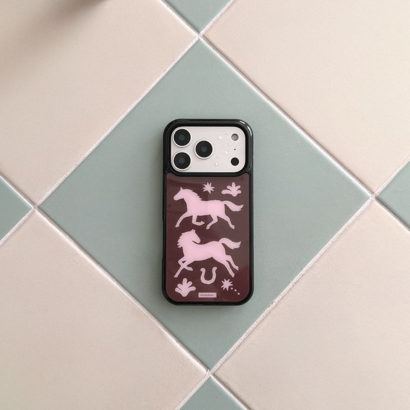 Kindablue（カインダブルー）の「[MADE] ホースグロッシーグラスバンパーケース（スマホグッズ/小物）」