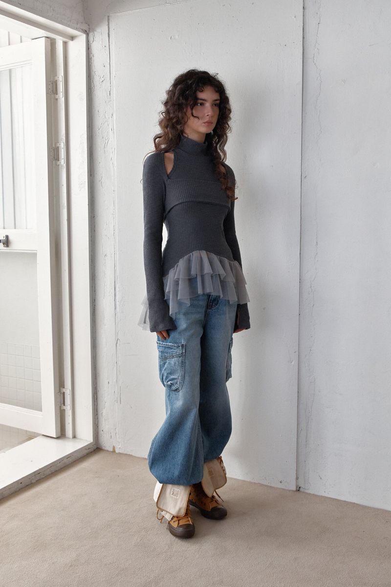 SOFT POSE TEE - CHARCOAL