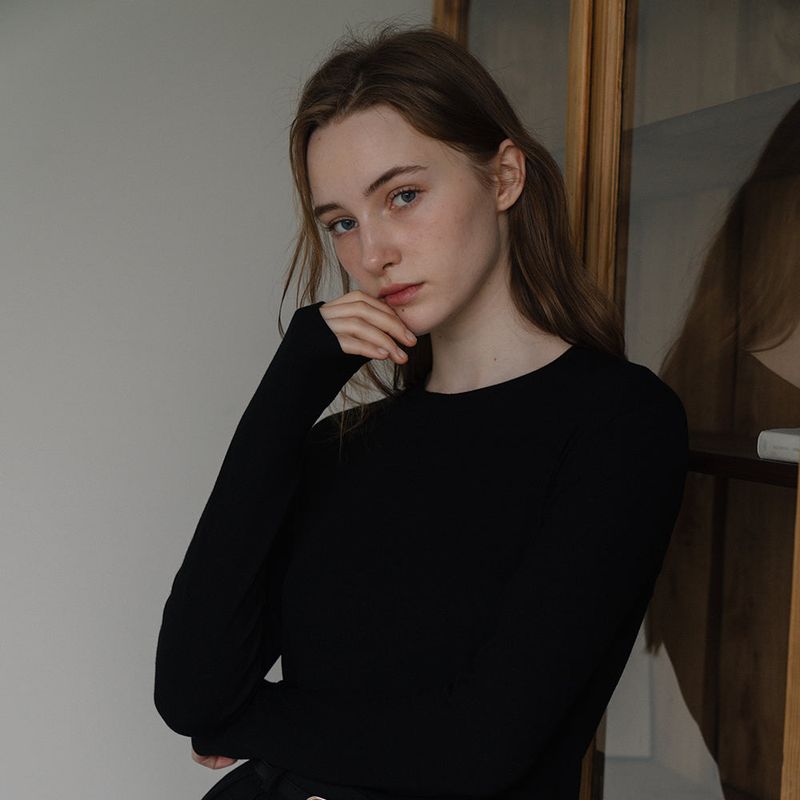 Soft Round T-shirt - Black