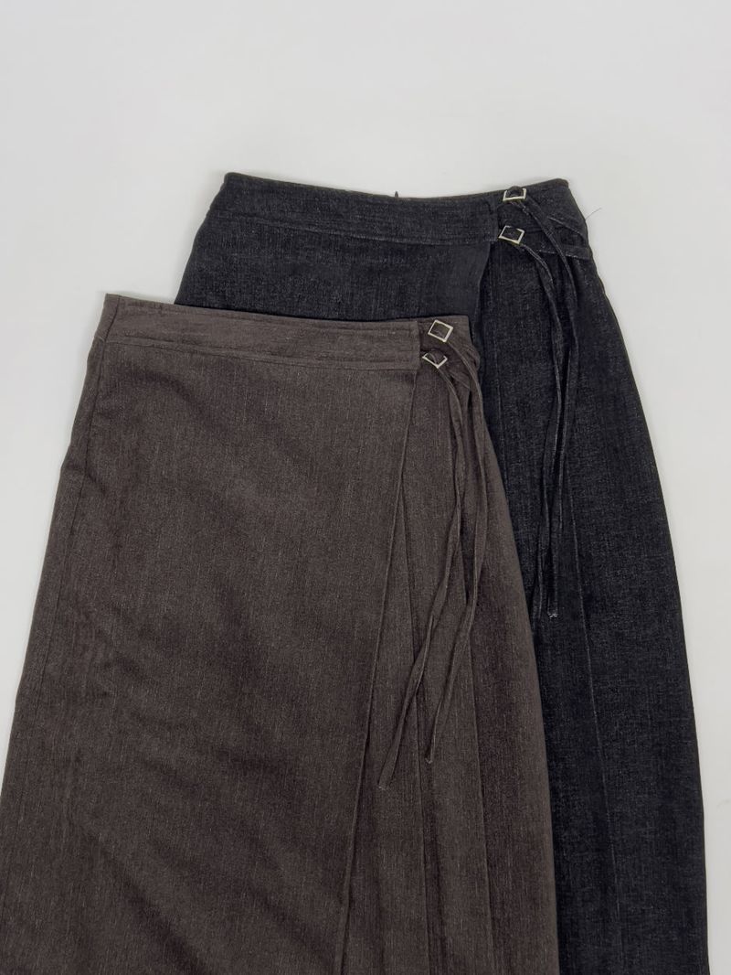 Velour Buckle Pleated Long Skirt