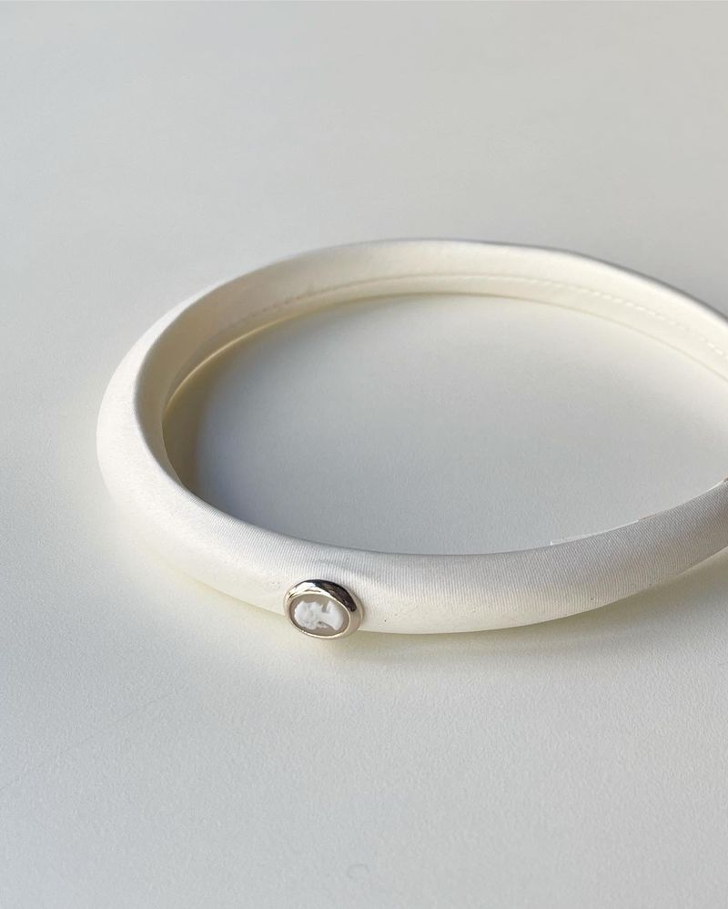Vintage Mood Cameo Satin Slim HairBand  [White]