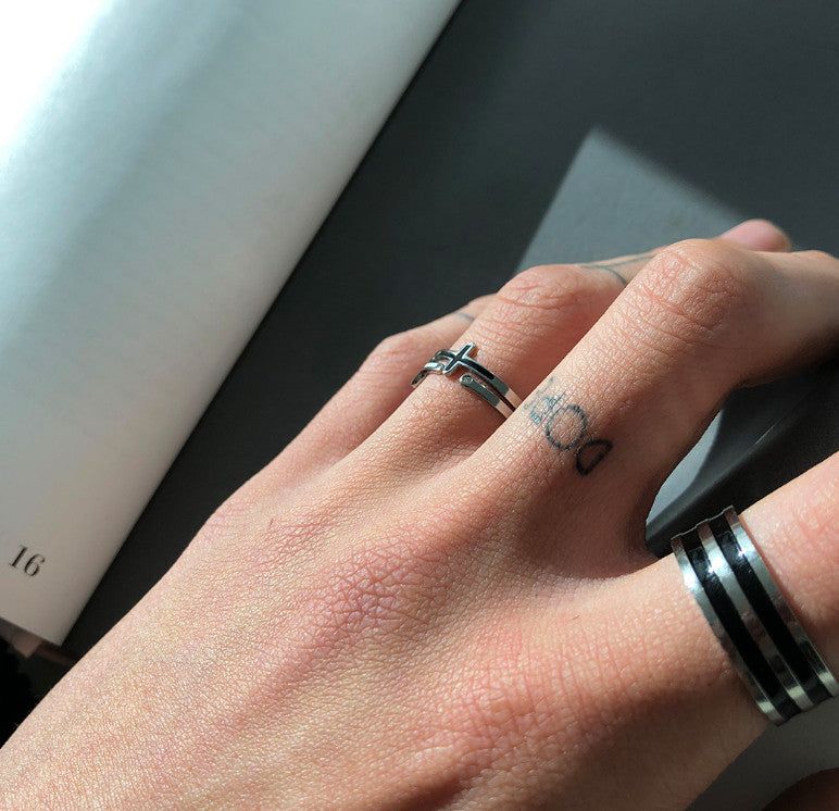 Unique Cross Ring (2color)