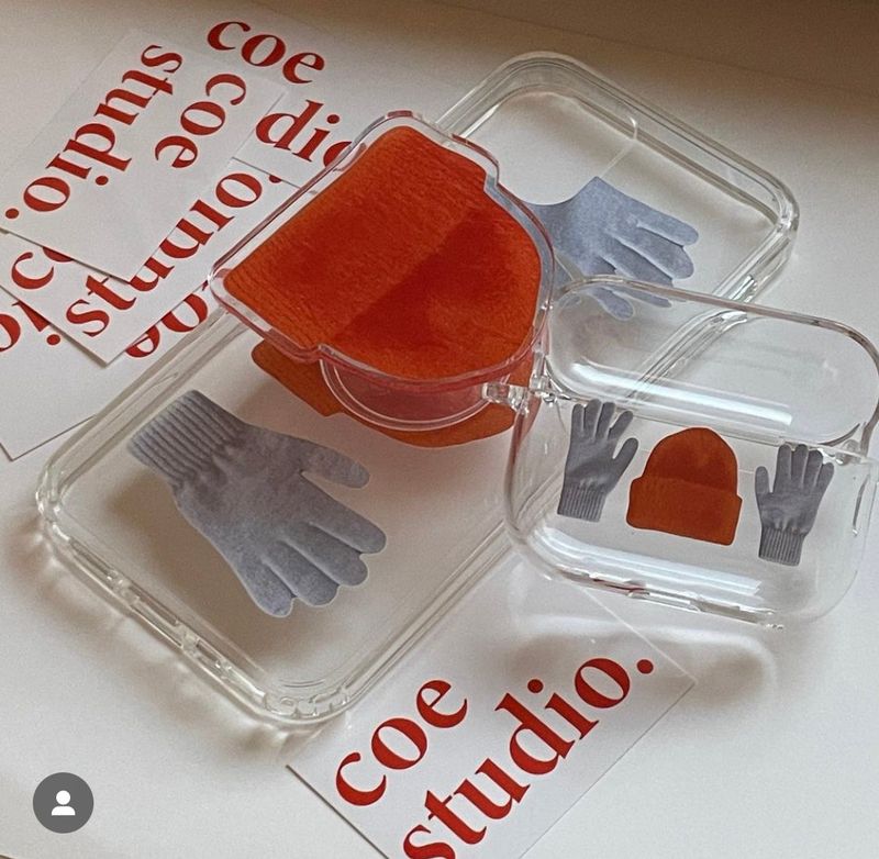[AirPods] hat & gloves