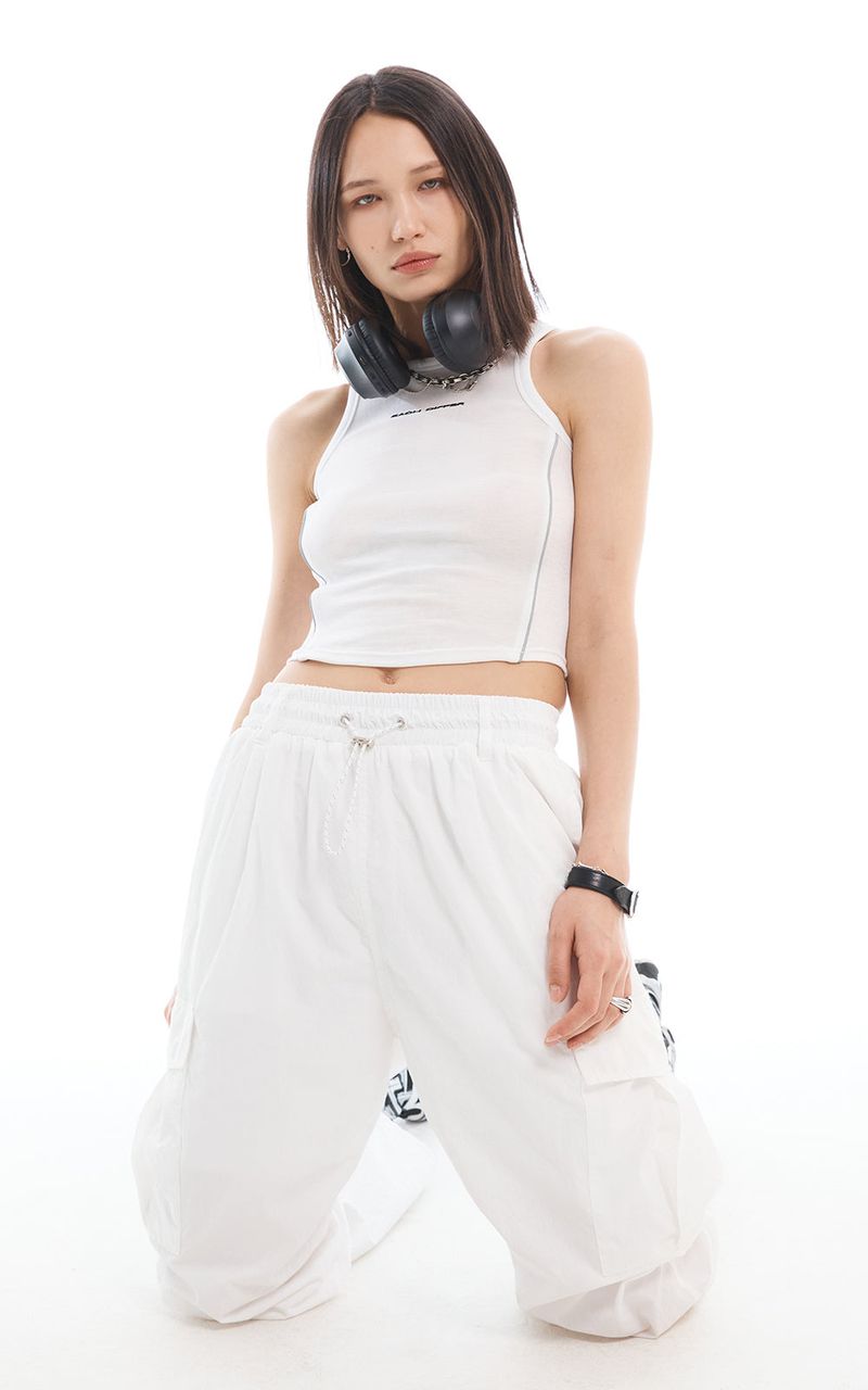 EACH DIFFER(イーチディファー)の「REFLECTIVE PIPING CROP TOP_WHITE(Tops)」