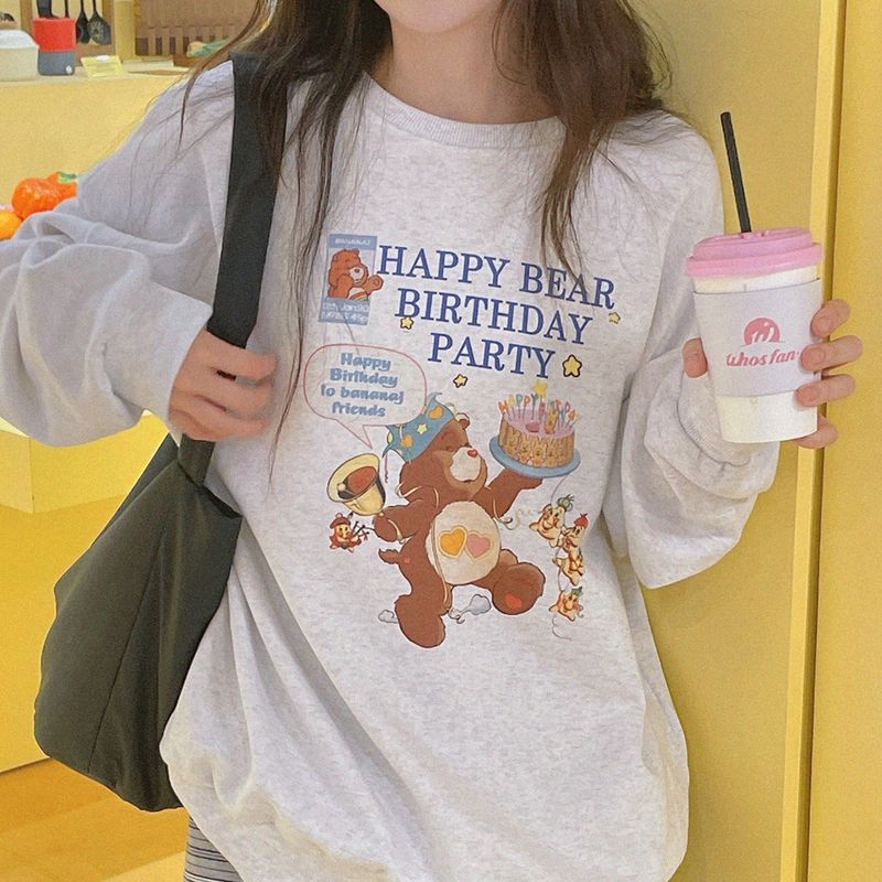 natural mind（ナチュラル マインド）の「Birthday Bear Sweatshirt（Tops）」