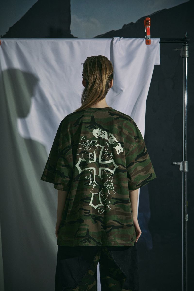WASHING CROSS T-SHIRT