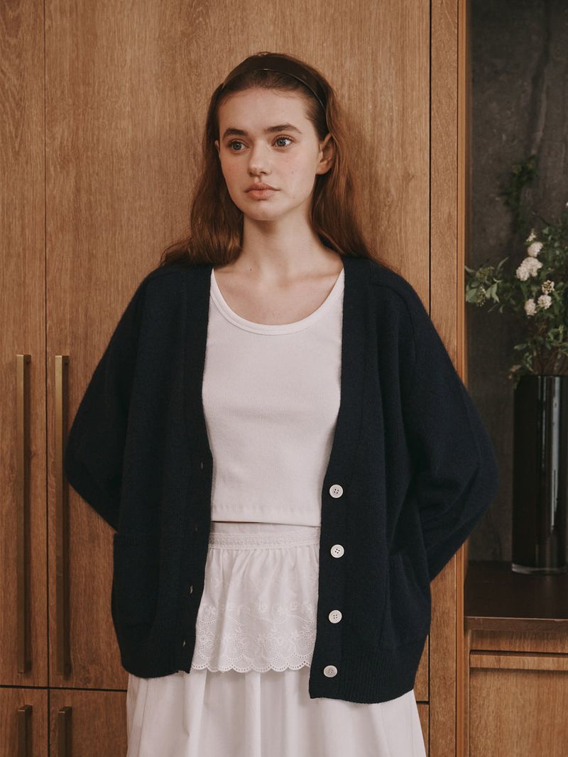 PLAT DU JOUR(プラドゥジュール)の「Loose cardigan (Navy)(Tops)」