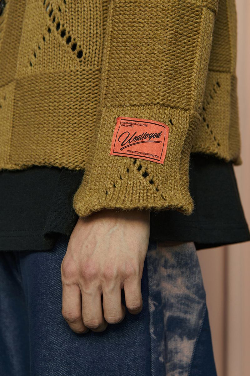 BUTTON ARGYLE KNIT JACKET / OLIVE