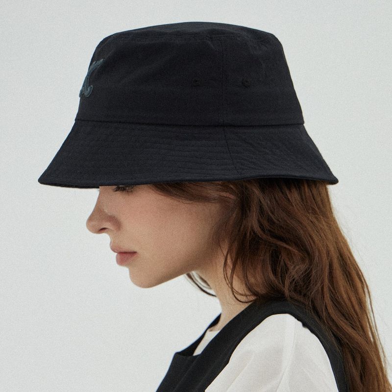 VA Curved Logo Nylon Bucket Hat / Black
