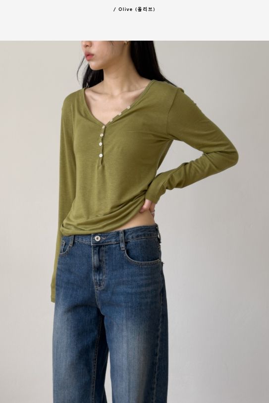 INCHANT ME(インチャントミー)の「Olaf Button V-Neck T-Shirt(Tops)」