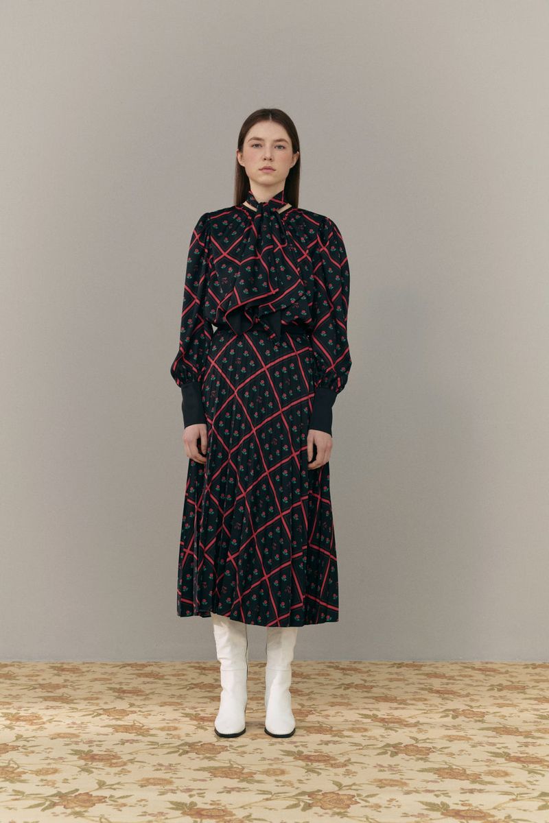 ROMANCHIC(ロマンシック)の「Scarf blouse(Tops)」