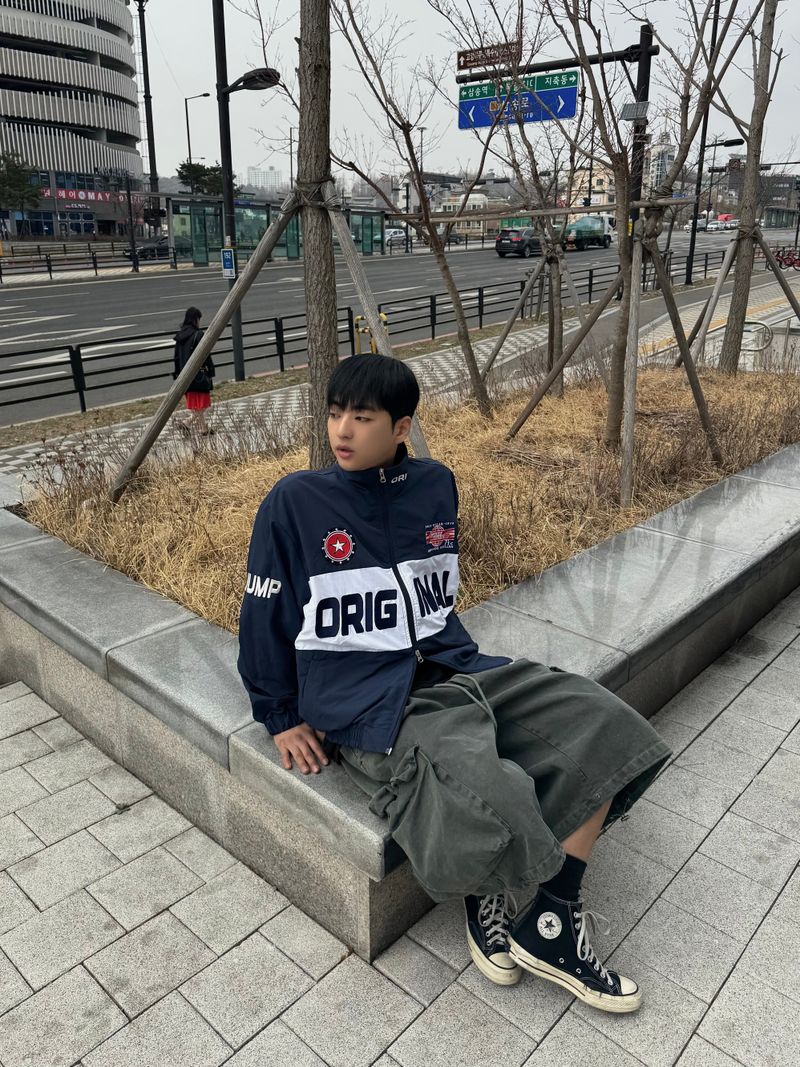 land to-way windbreaker
