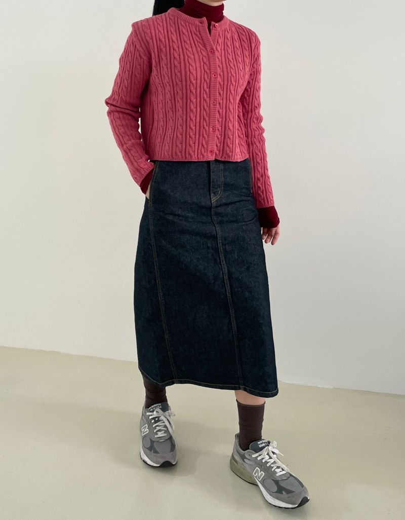 Modest indigo denim skirt